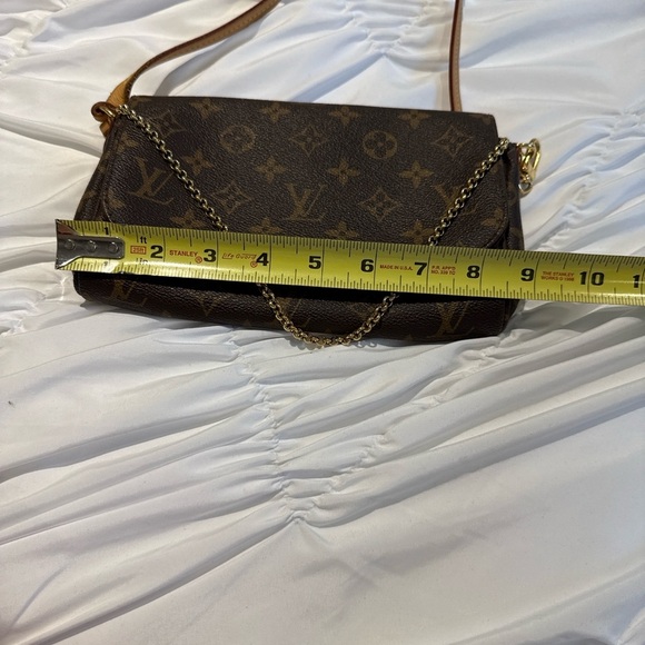 Louis Vuitton FAVORITE Rare Monogram Crossbody / Clutch Gold Chain Leather Strap - Picture 11 of 12